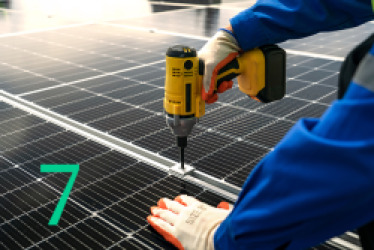 Verwijderen 7 zonnepanelen plat dak incl. onderconstructie