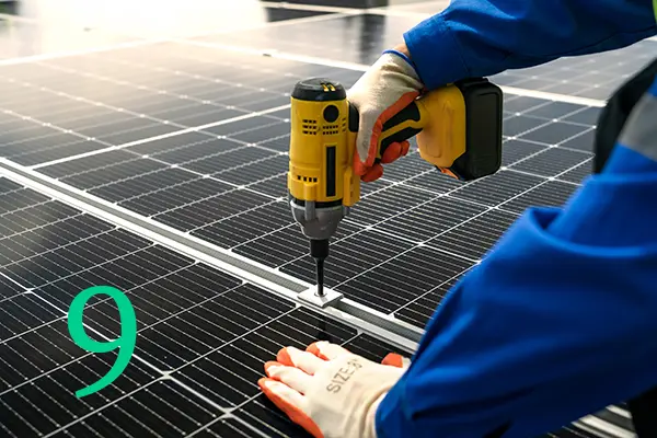 Verwijderen 9 zonnepanelen schuin dak incl. onderconstructie